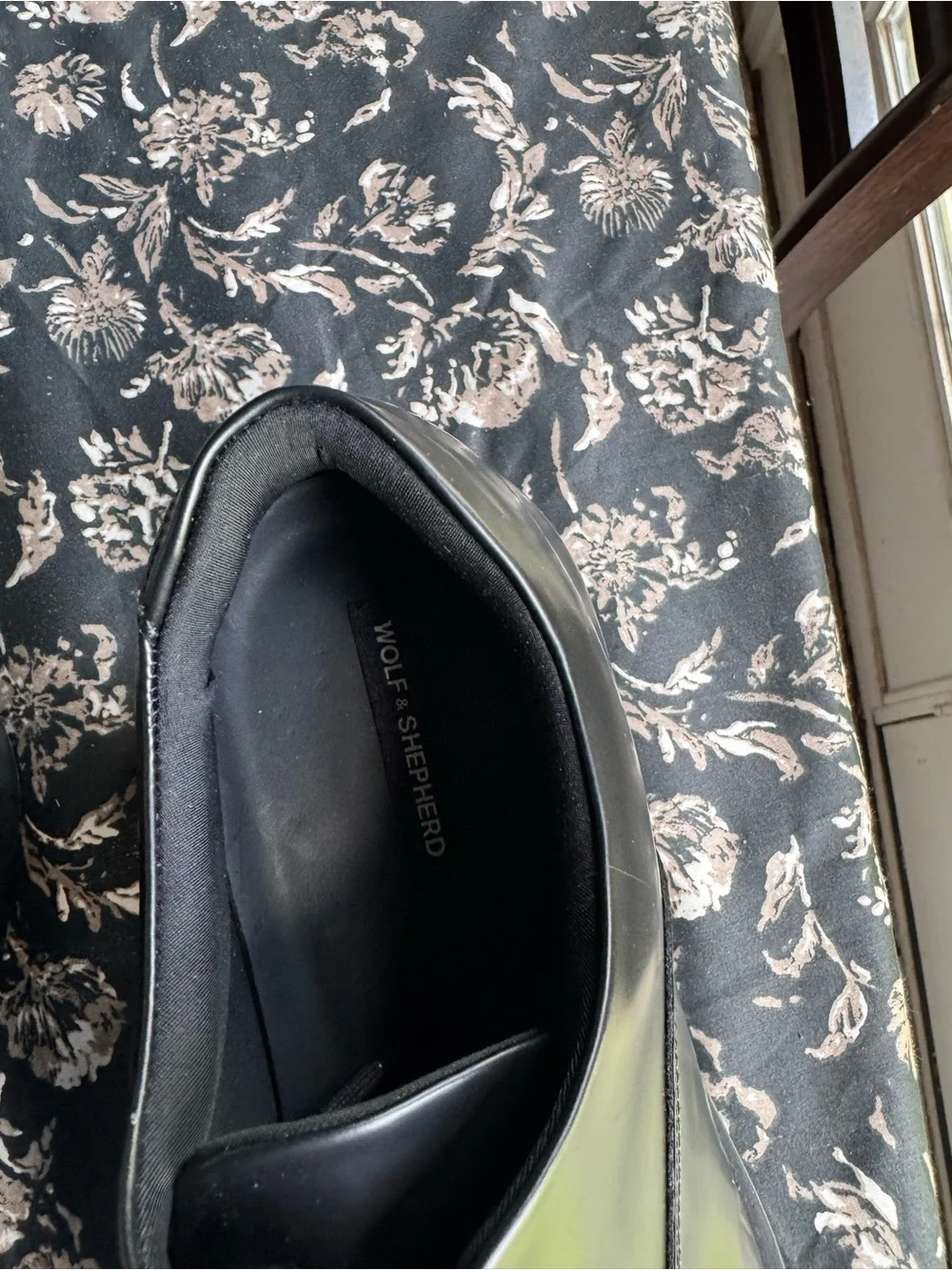 Classic Black Leather Derby Shoes - Timeless Lace-Up Oxfords
